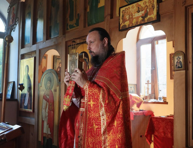 Наместник Космо-Дамиановского монастыря архимандрит Амфилохий